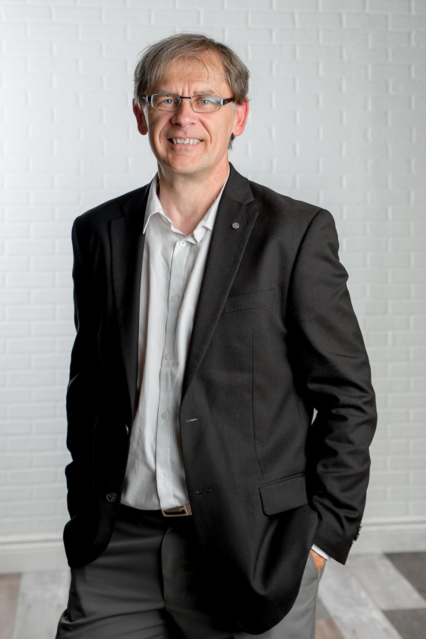 LUC DESLOGES ARCHITECTE